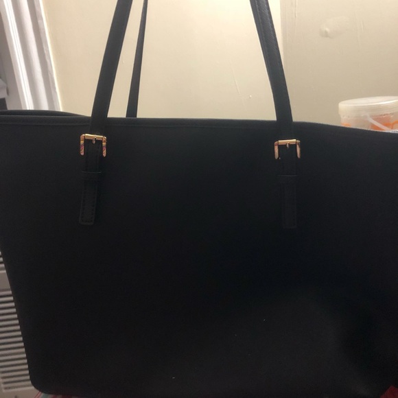 Black michael kors purse - Picture 2 of 3